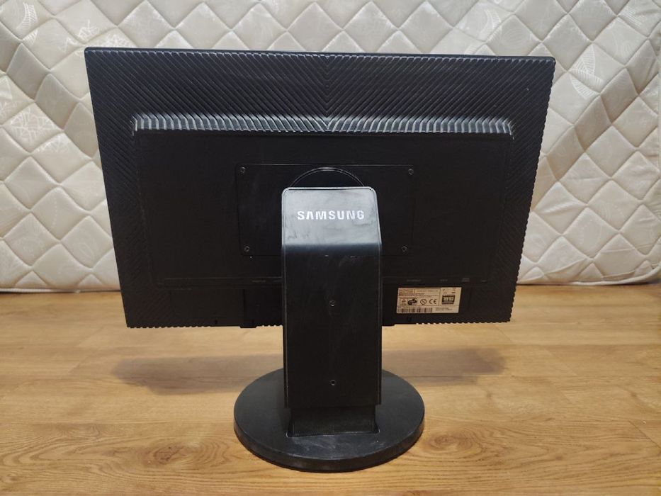 Монитор 24" Samsung SyncMaster 245B (1920x1200)