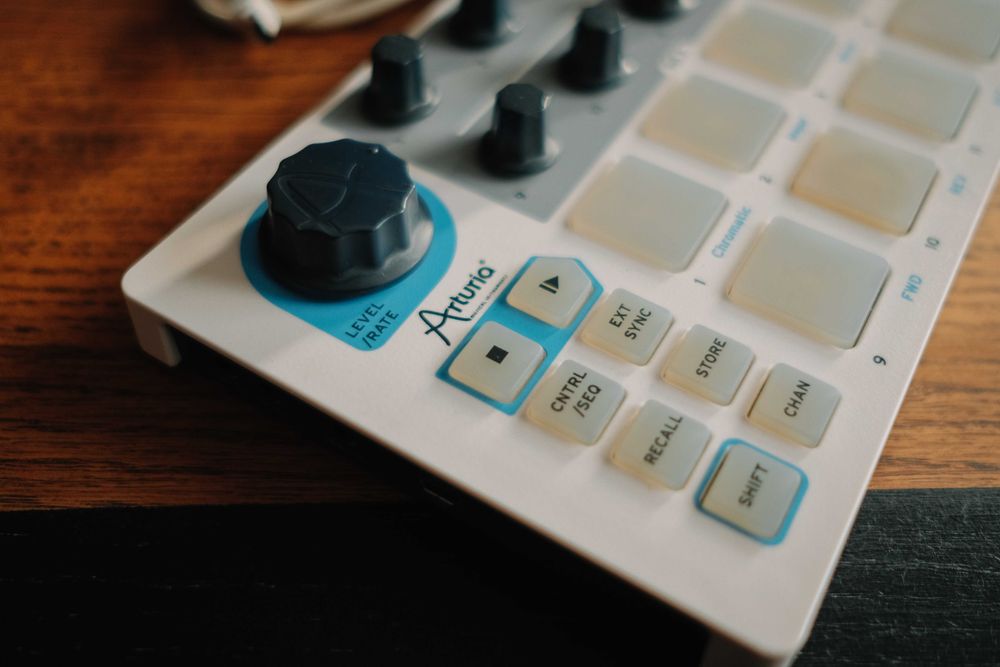 Controller MIDI Arturia BeatStep – Stare excelentă!