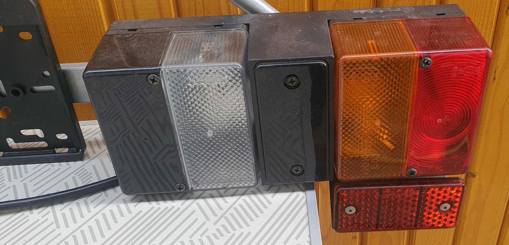 Ansamblu de remorcare cu triple si stecher cu 13 pini, impecabil