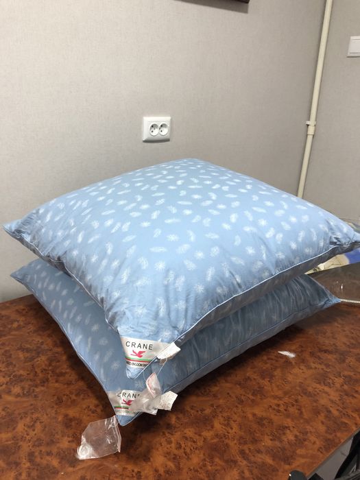 Подушки пуховые  75 на 75