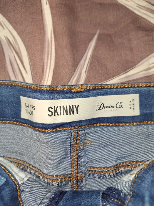 Дрехи за момиче 116/122 размер