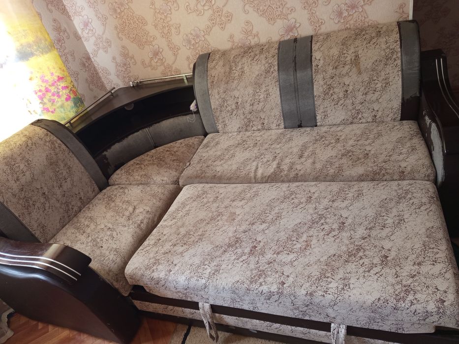 Диван в хорошем состоянии,самовывоз,район Жилгородок