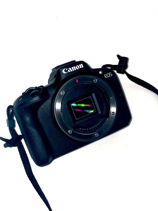 (SET) Cameră foto Canon R50 fotografi/vlogging/content + 2 obiective