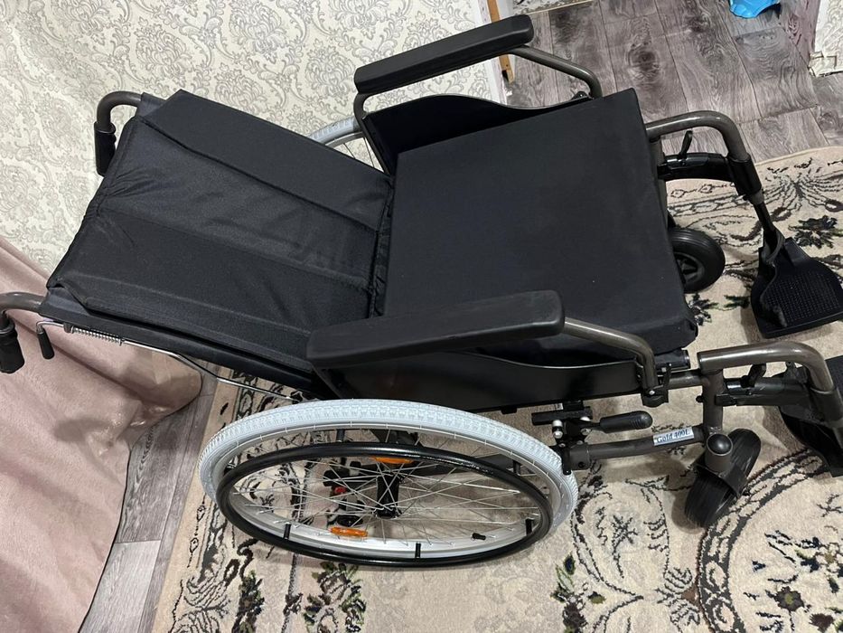 Продам инвалидную коляску Dos ortopedia GOLD 400
