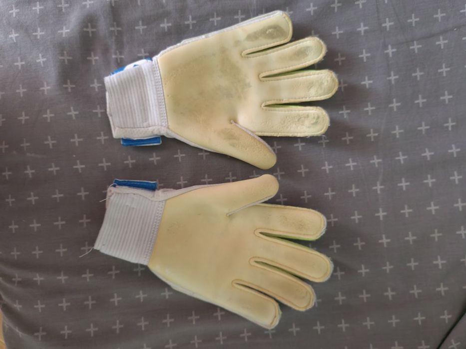 Вратарски ръкавици