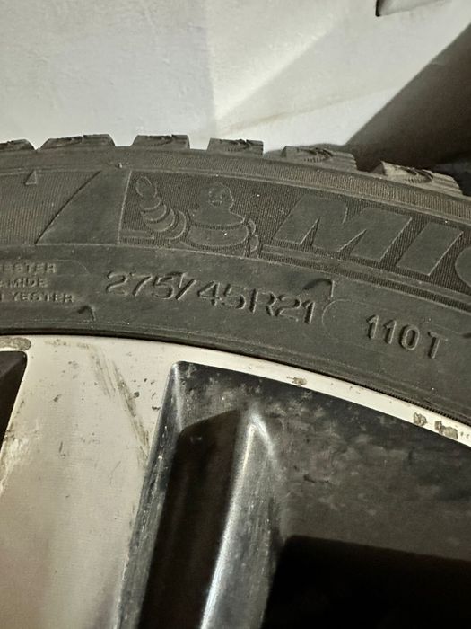 Продается срочно диски с резиной. Range rover