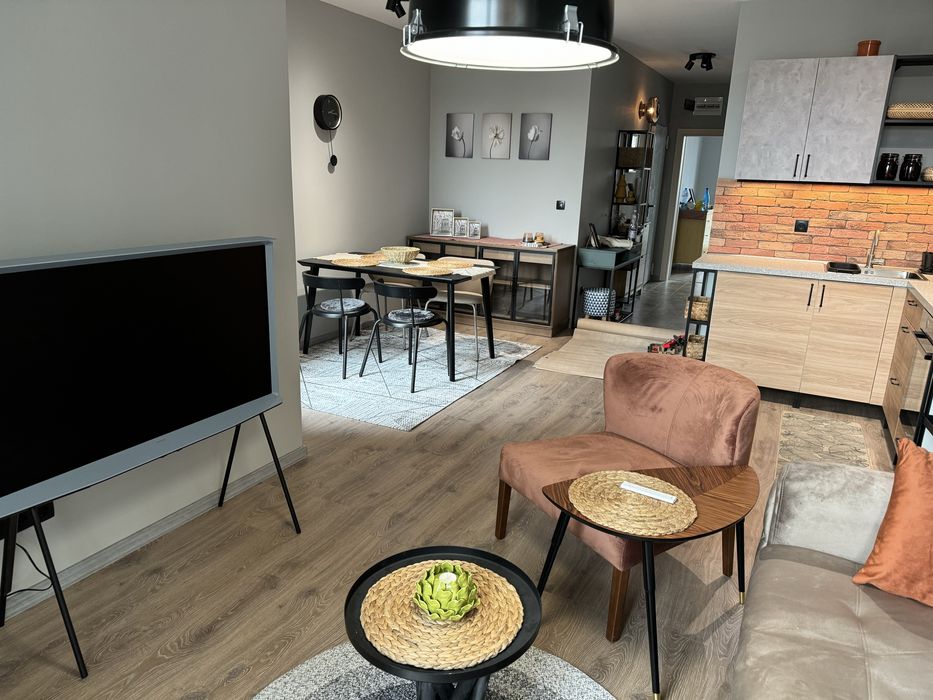 Дава се под наем Двустаен апартамент в Варна, Победа - 76 кв.м за 561 € - Снимка #7