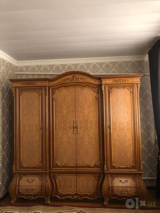 Шкаф.