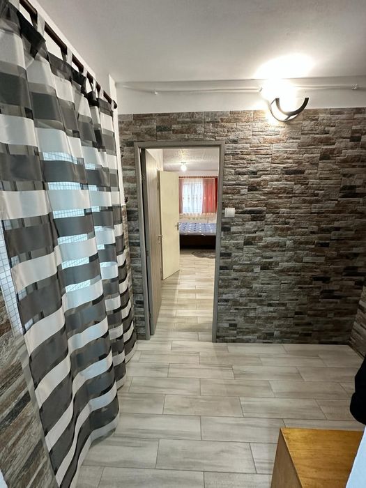 Vănd schimb garsonieră !!