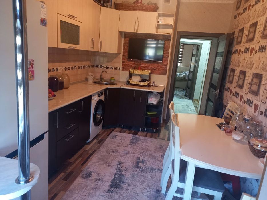 ТТЗ-2 напротив Ульяна продается 2-х переделенная на 3-х комнатная кв