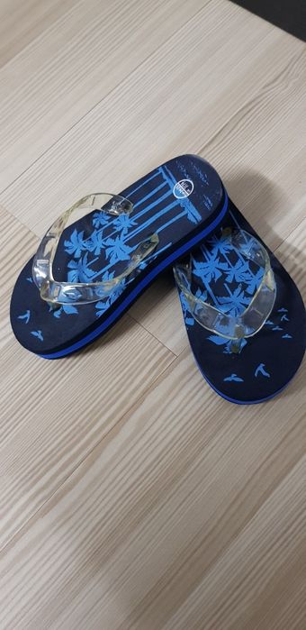 Papuci cu lumini- marime 24/25