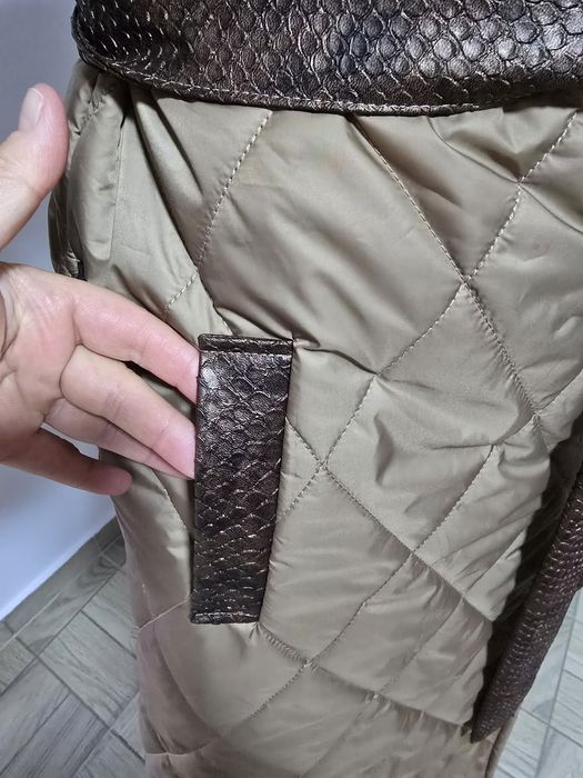 Geaca cu guler si maneci din blana, cordon propriu