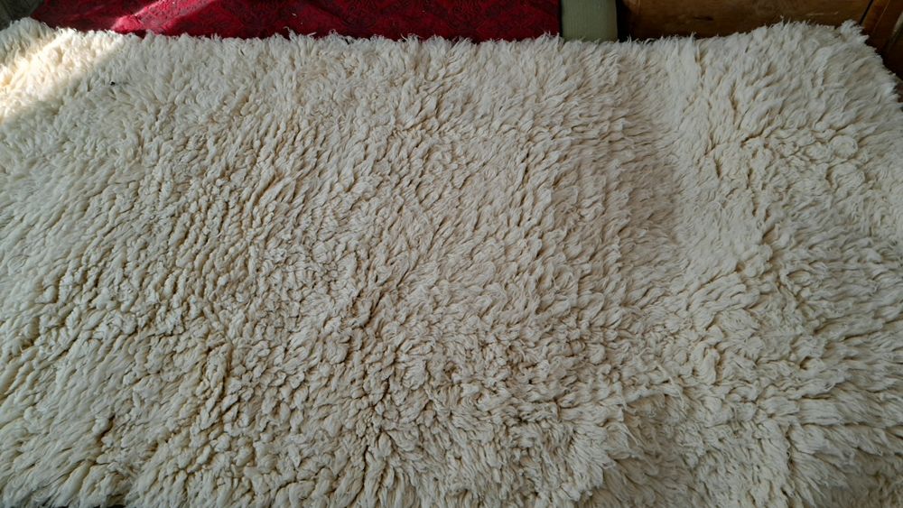 Ръчно тъкан вълнен китеник