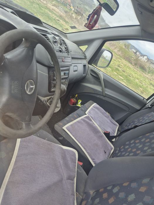 Vând Mercedes vito