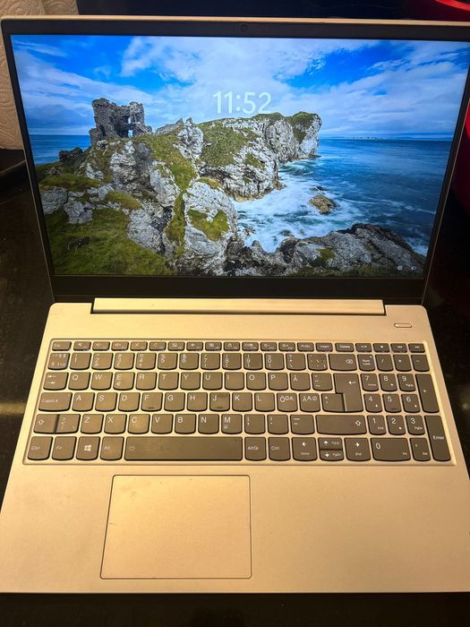 Lenovo IdeaPad S340-15API в отлично състояние.