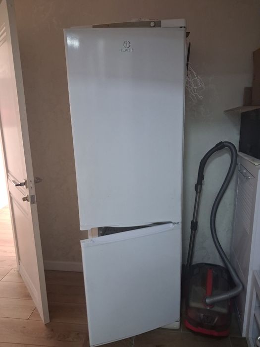 Продам холодильник б/у