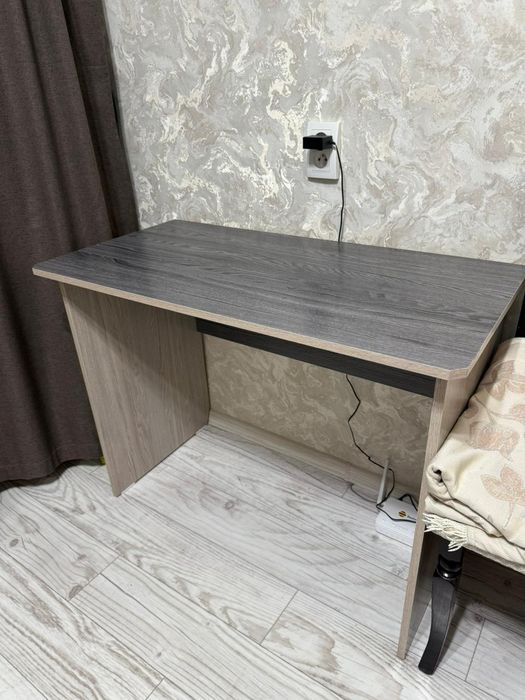 Продам кровать, шкаф, стол