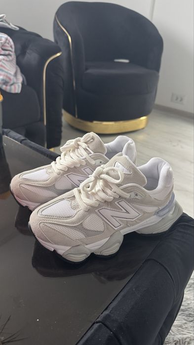 Adidasi New Balance 9060