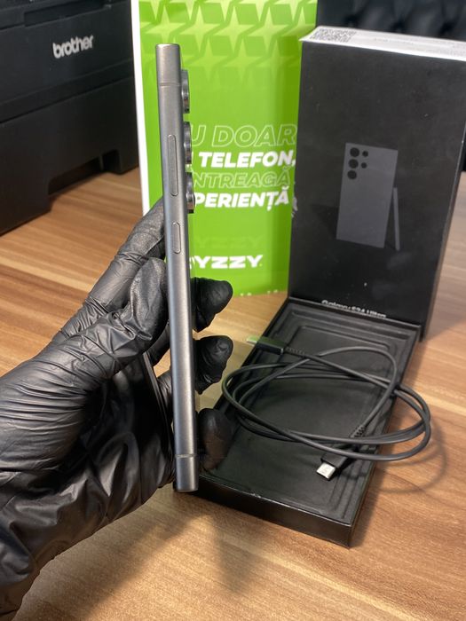 Samsung Galaxy s24 ultra • 256 GB • Titanium Black