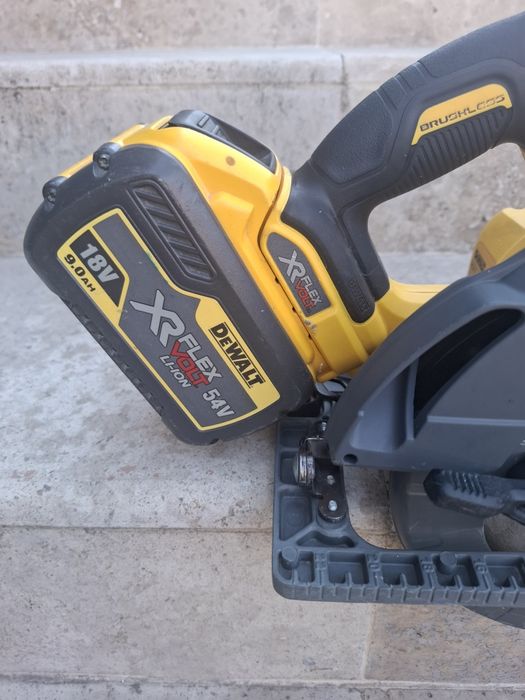 Circular DeWalt DCS 576