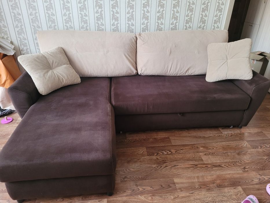 Продаётся диван в хорошем состояние
