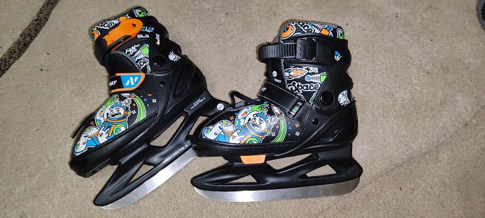 продам коньки для мальчика