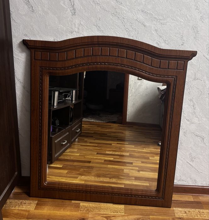 Зеркало настенное