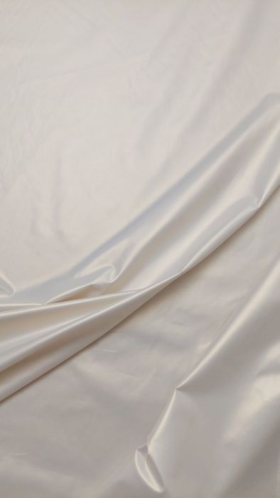 Продам плащевые ткани. Черная, айвори