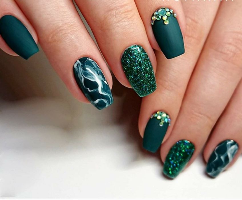 Unghiuțe cu gel zona Craiovița Nouă-Racheta