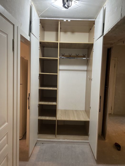 Продам шкаф в прихожую