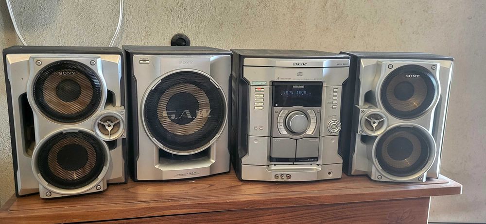 Продвам музикална система Sony
