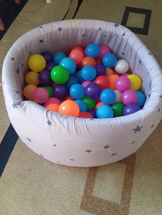 Продается детский сухой бассейн