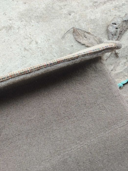 Огромен бежов килим, 300х200