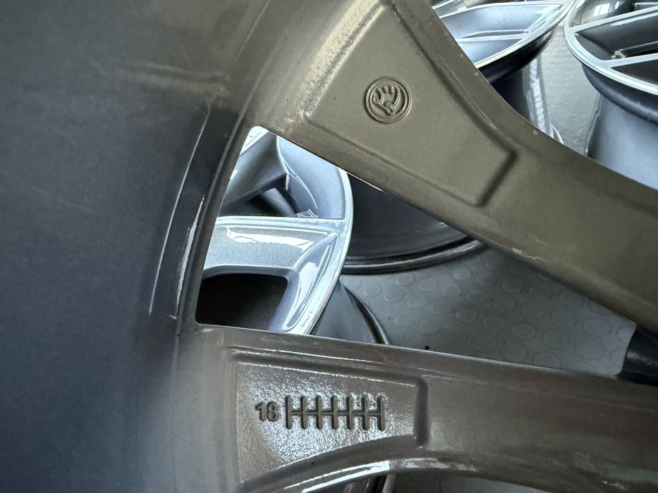 4бр. Отлични 19” ОРИГИНАЛНИ Джанти “CRATER” 5х112 за -SKODA/VW/AUDI/SEAT/VAG- 8Jx19H2, ET45