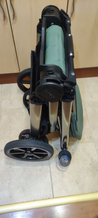 Бебешка количка CARRELLO  Omega