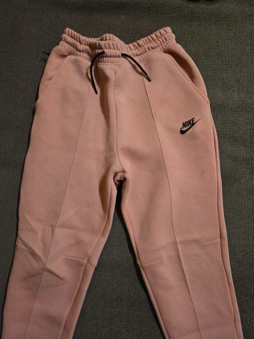 Дамски оригинален екип Nike Tech Fleece