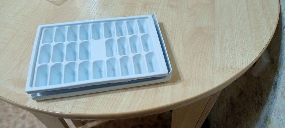 Ячейки для льда в холодильник