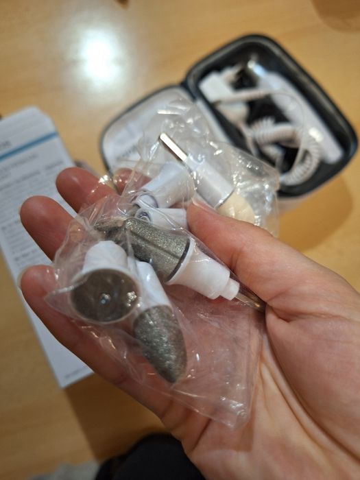 Комплект за маникюр и педикюр