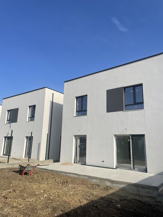 Proprietar vand casa Dumbravita