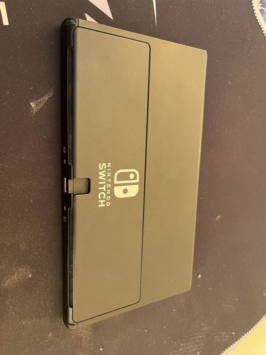 Nintenfo switch OLED + игра SpoungeBob и още инсталирани игри