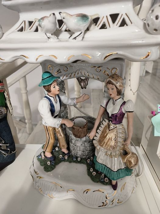 Vând veioza porțelan