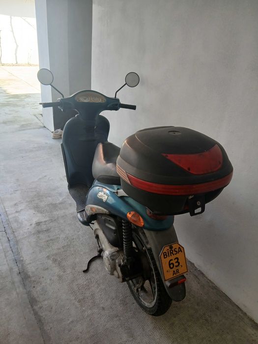 Vând scuter piaggio