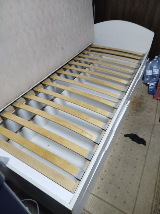 Кровать односпальная