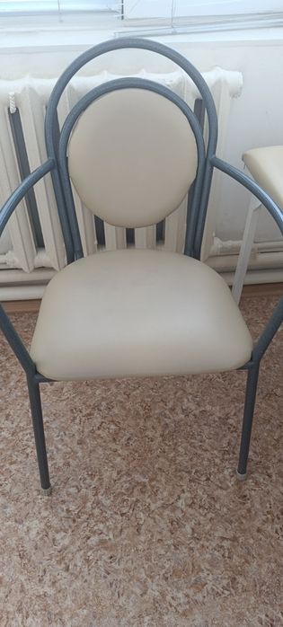 Орындықтар сатылады, қолданыста болған.