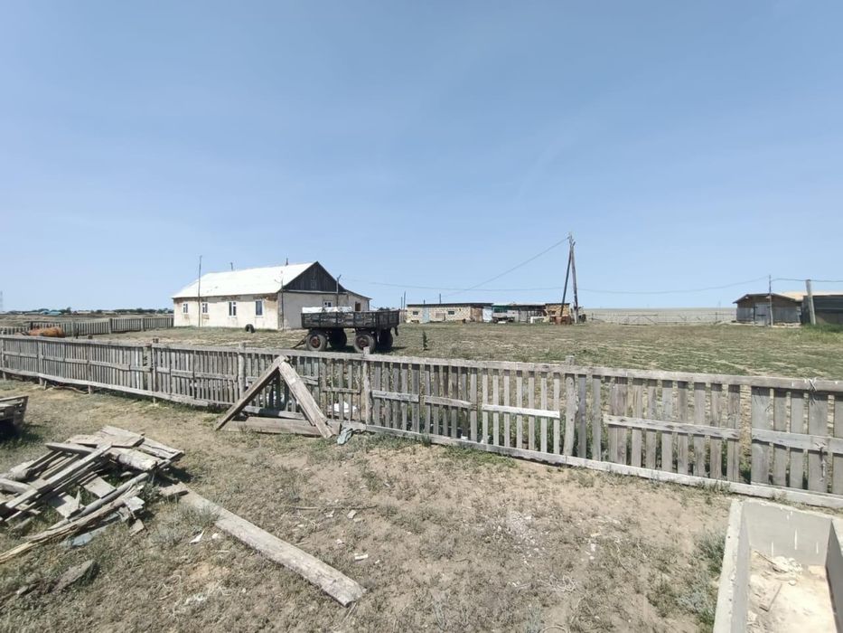 Продам КХ от города 80 км езды. Есть торг