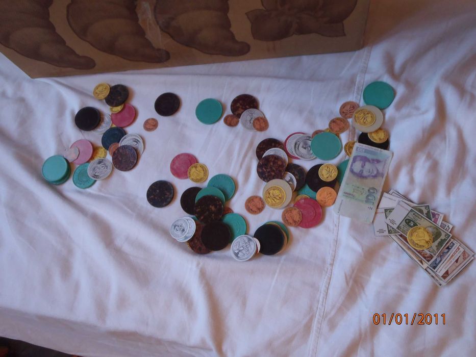 Настолни игри, игри с печати, кубчета с картинки, игри – ретро.