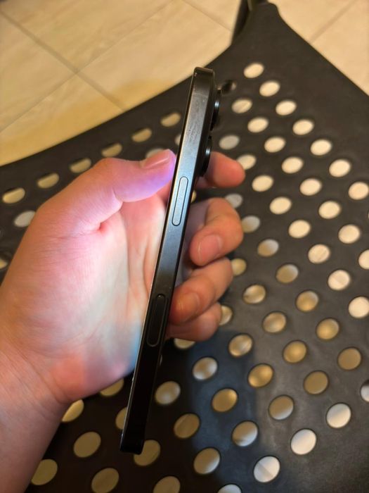 iPhone 16 pro без ремонта