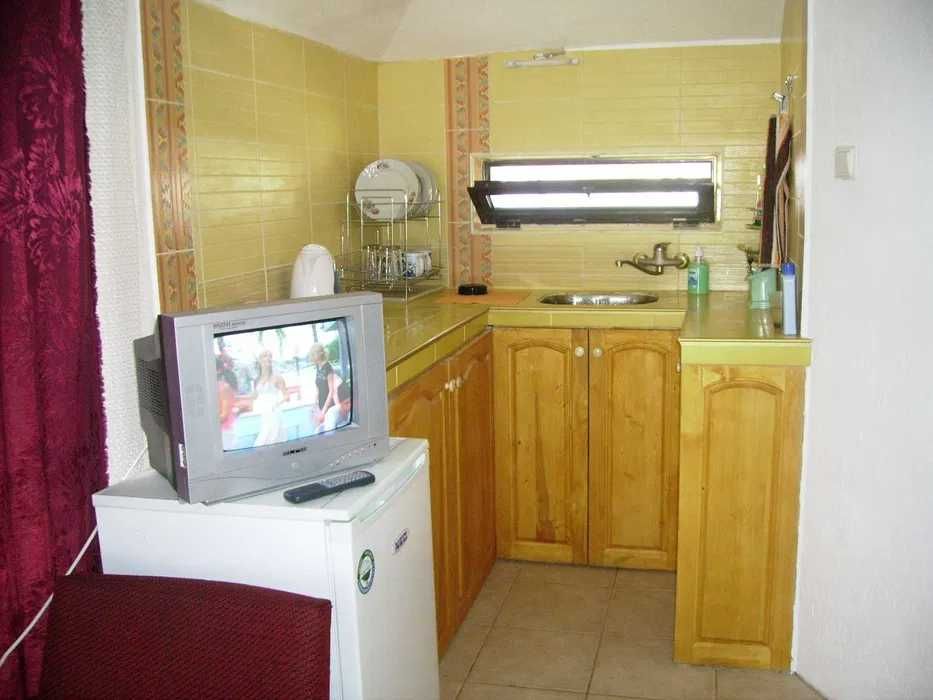 Продава се Къща в Черноморец - 600 кв.м за 584 €/кв.м - Снимка #2