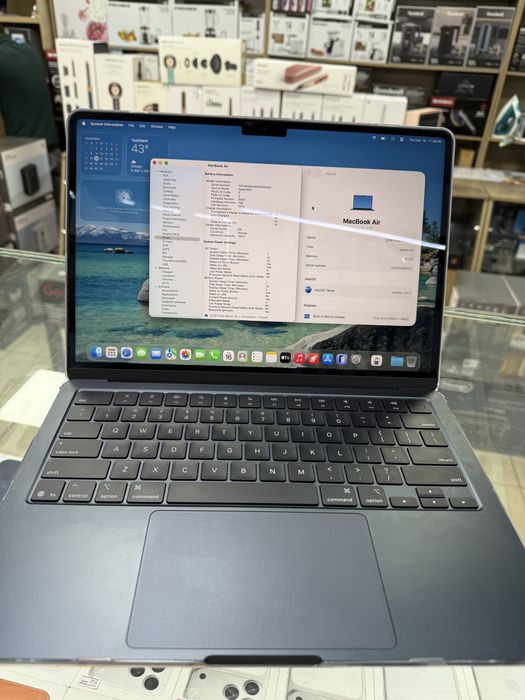MacBook Air 13 inch M4   16/256  B/U