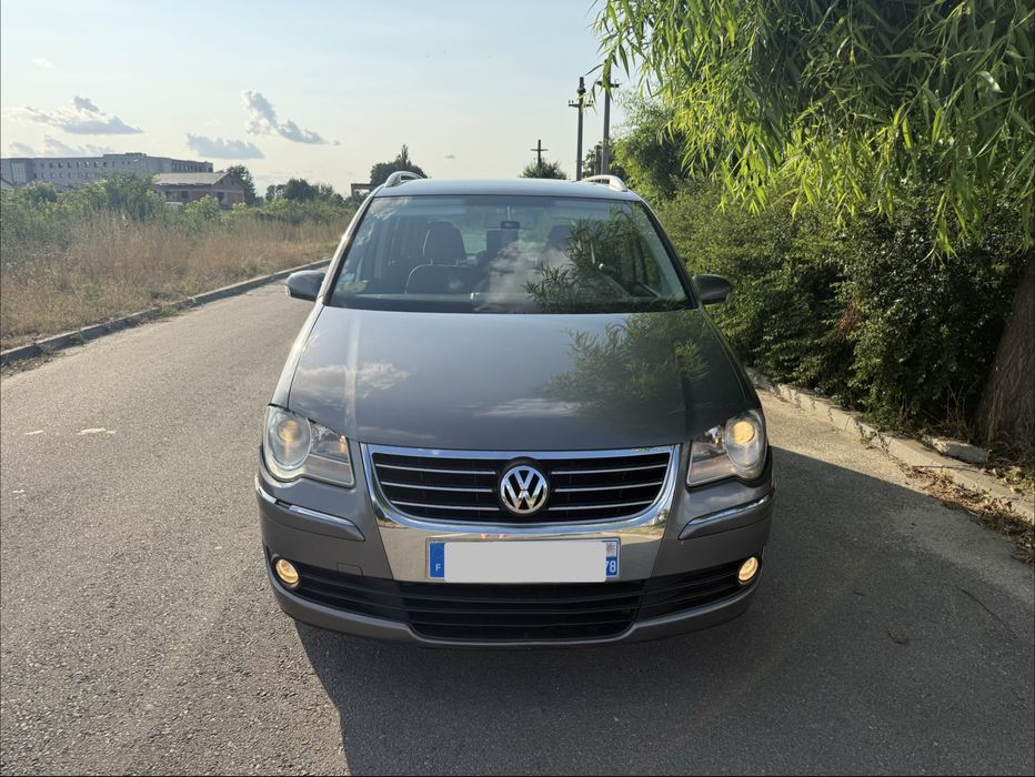 Volkswagen Touran Dsg 2.0 Tdi- 140 Cp - Recent adus
